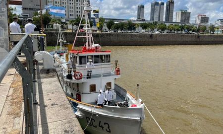 Hoy es el último día del Guardacostas 43 Mandubí en el Puerto de Santa Fe. Hoy es el último día del Guardacostas 43 Mandubí en el Puerto de Santa Fe.