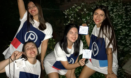 Una de las integrantes de ese grupo de amigas, que fue furor por unas horas, explicó que los códigos QR linkeaban a sus cuentas personales de Instagram. Una de las integrantes de ese grupo de amigas, que fue furor por unas horas, explicó que los códigos QR linkeaban a sus cuentas personales de Instagram.