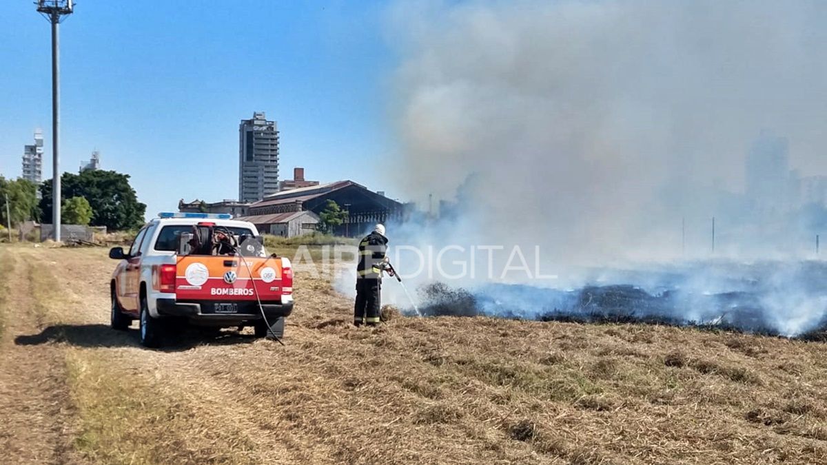 Fotos: se incendió un vagón en la Estación Belgrano