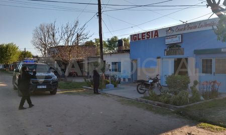 El enfrentamiento a tiros se dio frente a una peluquería que se encuentra junto a una iglesia de barrio La Ranita. El enfrentamiento a tiros se dio frente a una peluquería que se encuentra junto a una iglesia de barrio La Ranita.