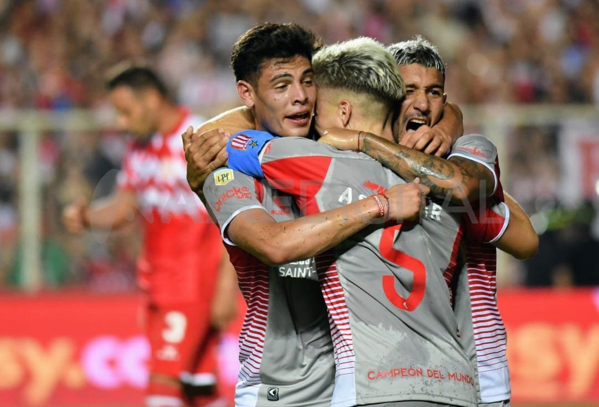 Santiago Ascacíbar marcó el 1 a 0 de Estudiantes contra Unión. Santiago Ascacíbar marcó el 1 a 0 de Estudiantes contra Unión.