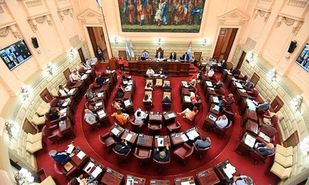 Diputados solicita información a la ministra de Salud, Sonia MArtorano, sobre presuntas iregularidades registradas en el Plan de Vacunación. Diputados solicita información a la ministra de Salud, Sonia MArtorano, sobre presuntas iregularidades registradas en el Plan de Vacunación.