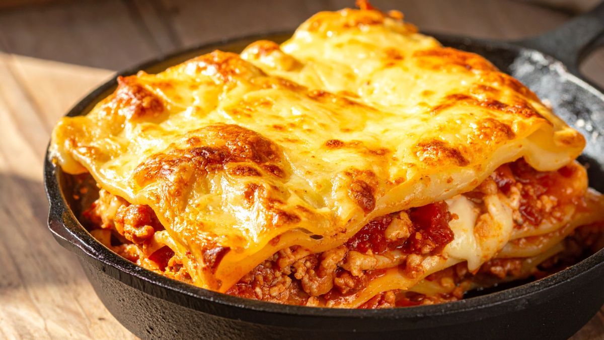 Esta receta de lasagna se hace sin horno y está lista en pocos pasos.