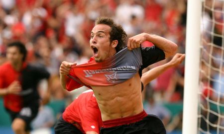 Fernando Belluschi, de 37 años, vuelve a Newells, donde fue campeón en 2004. Fernando Belluschi, de 37 años, vuelve a Newells, donde fue campeón en 2004.