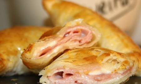 Empanadas de jamón y queso: la receta para hacerlas en casa y que te queden bien jugosas Empanadas de jamón y queso: la receta para hacerlas en casa y que te queden bien jugosas