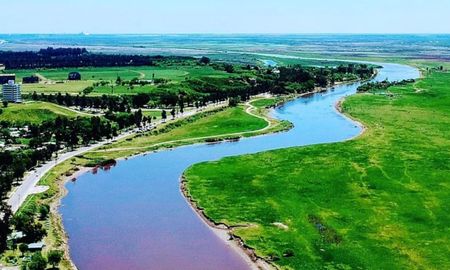 escapada a una localidad de buenos aires, con paisajes rurales y exquisita gastronomia junto al rio escapada a una localidad de buenos aires, con paisajes rurales y exquisita gastronomia junto al rio