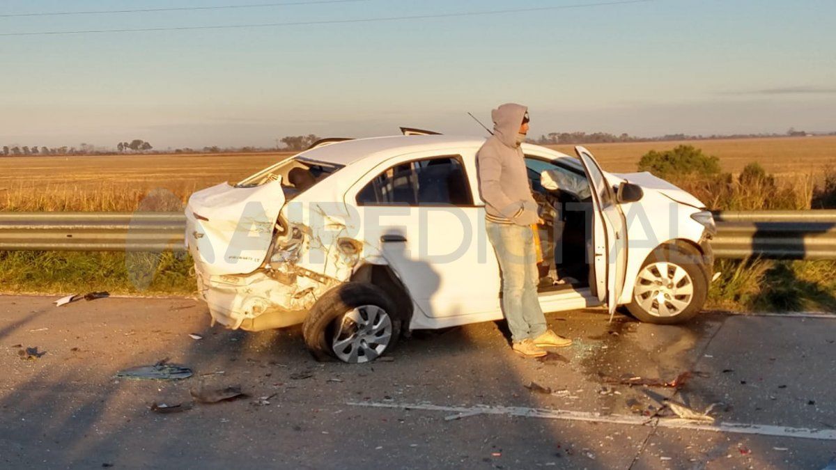 Uno de los ocupantes del Chevrolet Prisma blanco aclaró cómo se produjo el accidente que involucró a un camión, dos autos y una camioneta de Vialidad Provincial