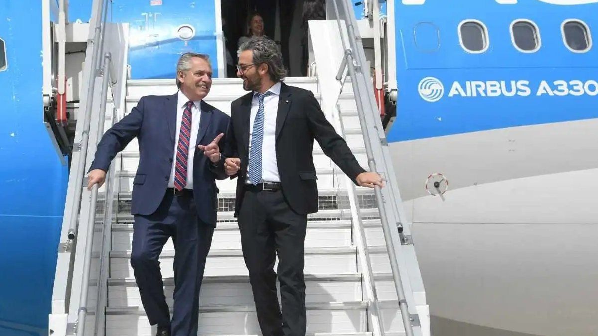 El presidente Alberto Fernández encabezó hoy una conferencia de prensa en la embajada argentina en Francia.