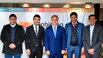 Los gobernadores de Chubut, Santa Fe, Córdoba, Jujuy y Santa Cruz anticiparon hoy que competirán “mancomunadamente” en las elecciones legislativas de octubre.