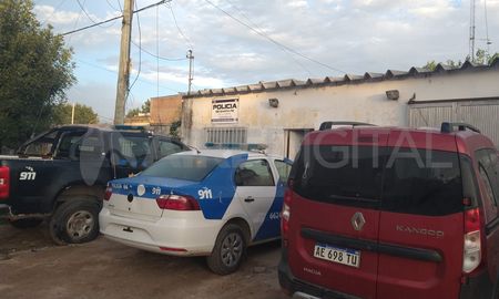 Los tres hombres que circulaba en el auto en Alto Verde fueron detenidos. Los tres hombres que circulaba en el auto en Alto Verde fueron detenidos.