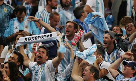 La organización del Mundial de Qatar 2022 confirmó este martes que ya se vendieron casi tres millones de entradas. La organización del Mundial de Qatar 2022 confirmó este martes que ya se vendieron casi tres millones de entradas.