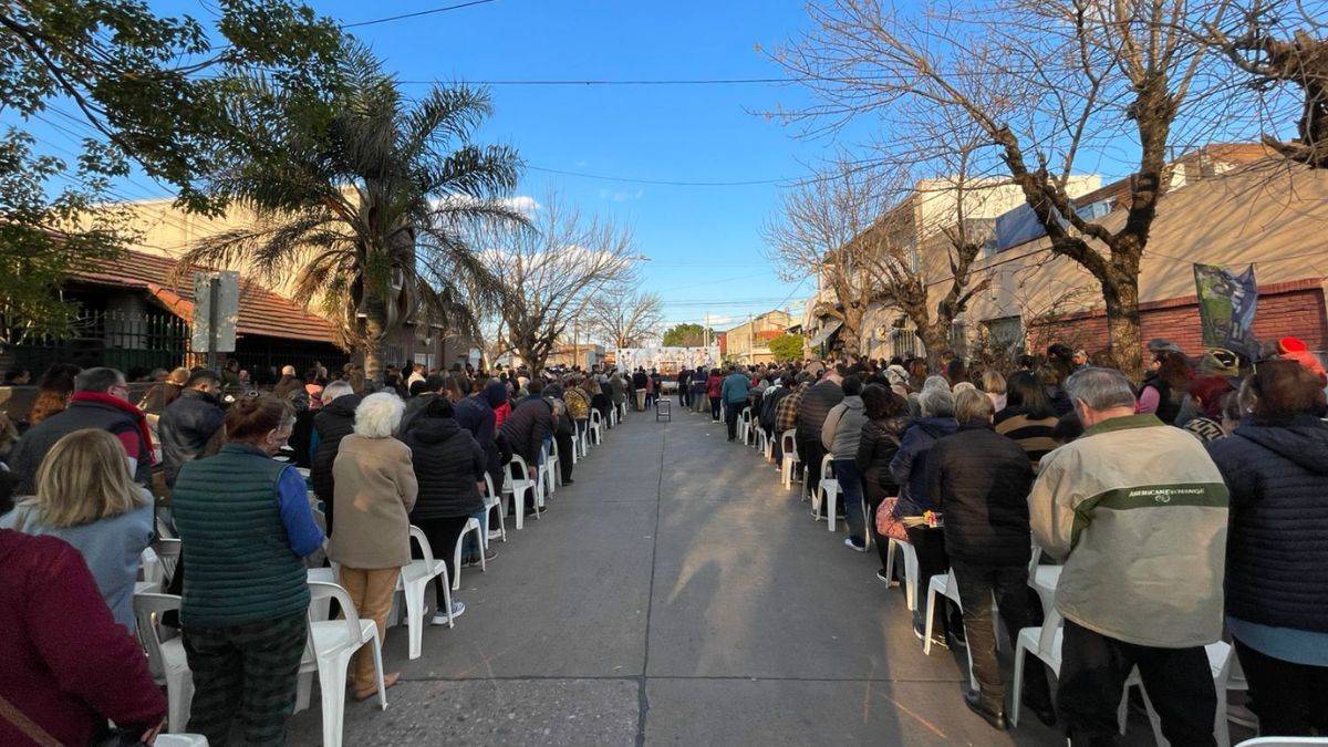 La parroquia San Cayetano tuvo gran convocatoria en Santa Fe
