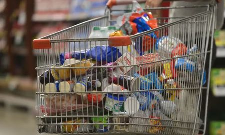 Las ventas en supermercados cayeron 7,3% interanual en junio de 2024. Las ventas en supermercados cayeron 7,3% interanual en junio de 2024.