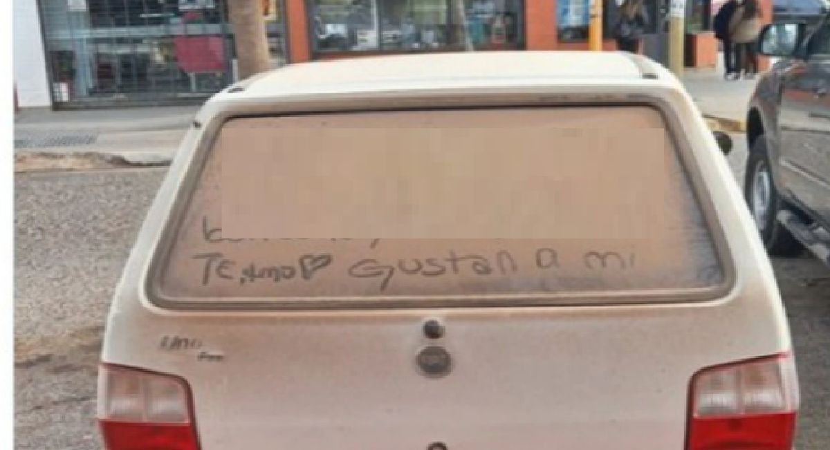 La insólita declaración de amor en un parabrisas que revolucionó Mendoza
