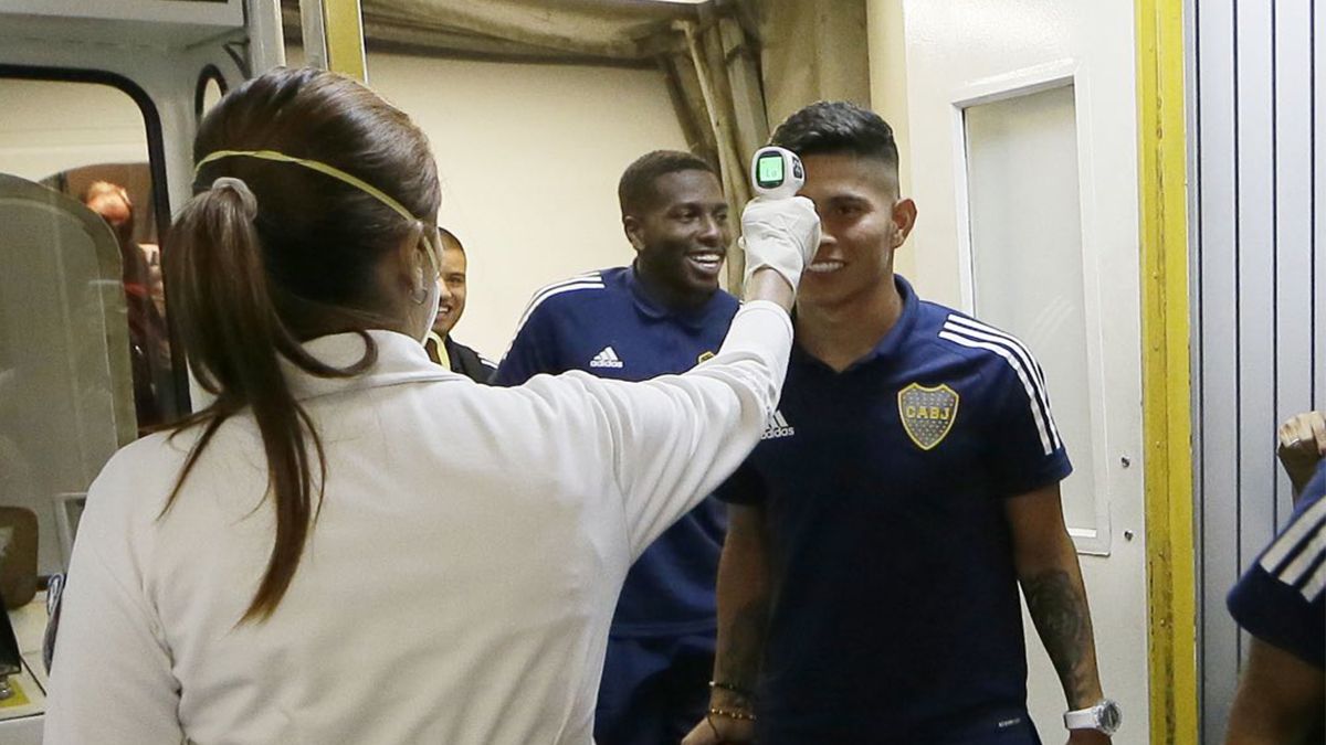 Al llegar a Venezuela, el plantel de Boca fue controlado por coronavirus