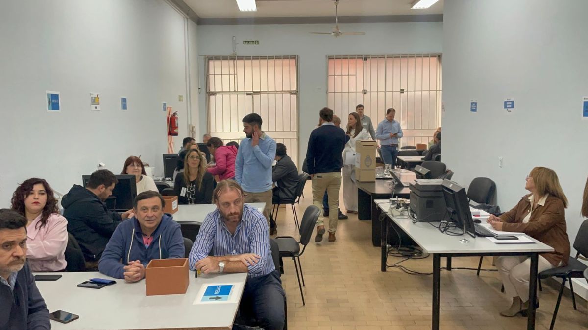 El escrutinio definitivo comenzó este martes a las 18 horas en la ciudad de Santa Fe. 