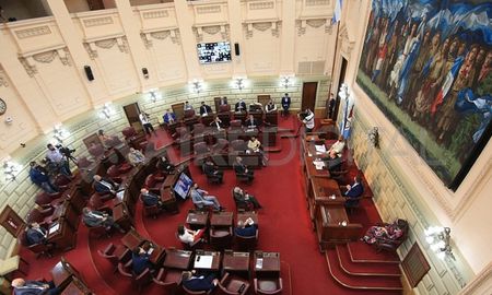 En las dos oportunidades que la Ley de Educación Integral fue aprobada en Diputados, perdió estado parlamentario porque en el Senado no se lograron avances. En las dos oportunidades que la Ley de Educación Integral fue aprobada en Diputados, perdió estado parlamentario porque en el Senado no se lograron avances.