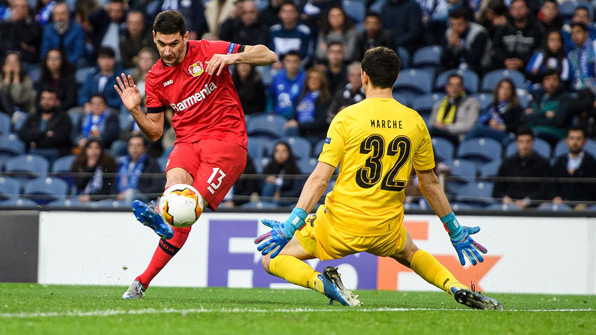 Bayer Leverkusen avanza en la Europa League con los goles de Lucas Alario