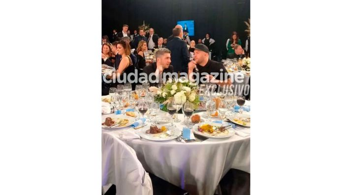 Jey Mammon una hora antes del final de los Martín Fierro. Fuente: Ciudad Maganize. Jey Mammon una hora antes del final de los Martín Fierro. Fuente: Ciudad Maganize.