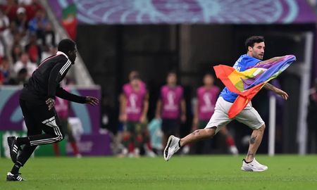 La de este lunes fue la primera manifestación pública a favor de los derechos LGBTIQ+ que se produce durante el Mundial de Qatar 2022. La de este lunes fue la primera manifestación pública a favor de los derechos LGBTIQ+ que se produce durante el Mundial de Qatar 2022.