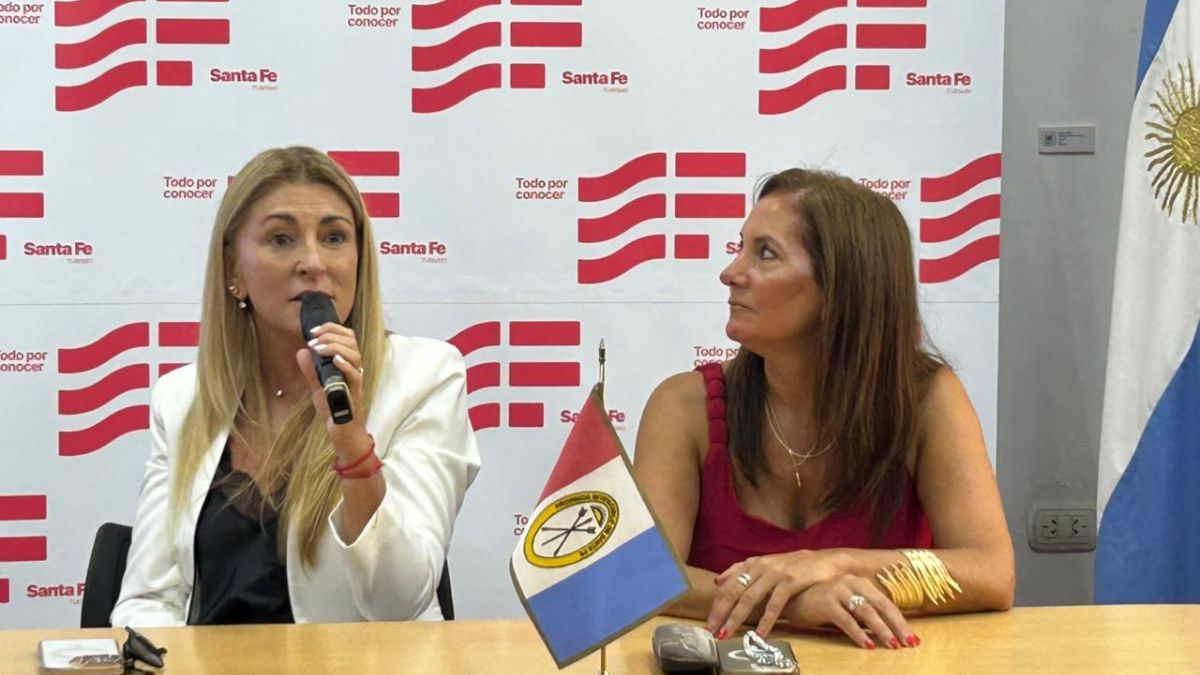Alejandra Mattheu, secretaria de Deporte y Turismo de Rosario, con la presencia de la secretaria de Turismo de Santa Fe, Marcela Aeberhard, encabezaron el lanzamiento de la opciones para disfrutar en Semana Santa.
