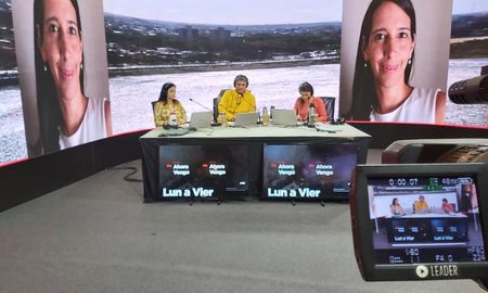 En AIRE, la secretaria de Cooperación Internacional e Integración Regional de Santa Fe, Julieta de San Félix, dio detalles del viaje del gobernador Omar Perotti a Kuwait. En AIRE, la secretaria de Cooperación Internacional e Integración Regional de Santa Fe, Julieta de San Félix, dio detalles del viaje del gobernador Omar Perotti a Kuwait.