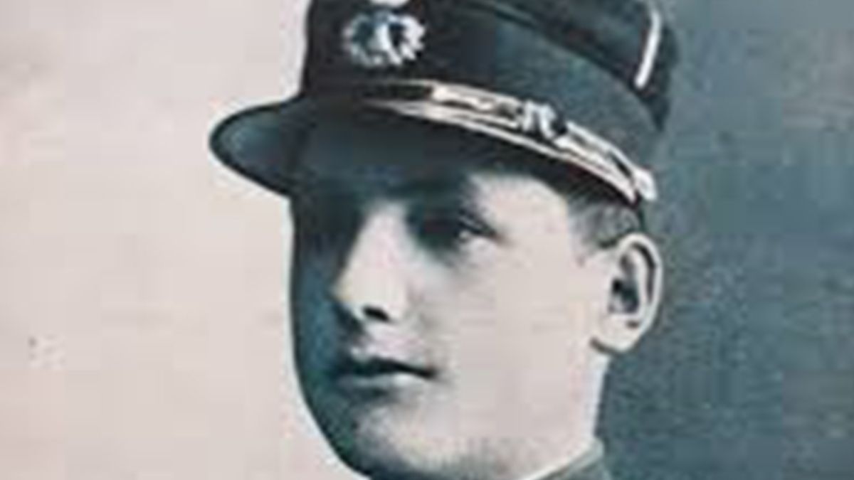 Entre 1915 y 1918 Juan Domingo Perón formó parte del Regimiento 12 de Infantería con asiento en Santa Fe. Entre 1915 y 1918 Juan Domingo Perón formó parte del Regimiento 12 de Infantería con asiento en Santa Fe.
