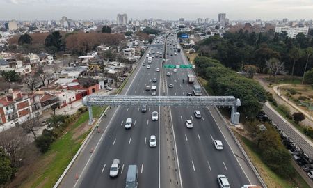 Circular sin TelePASE por los pórticos electrónicos será considerado una infracción automática. Circular sin TelePASE por los pórticos electrónicos será considerado una infracción automática.
