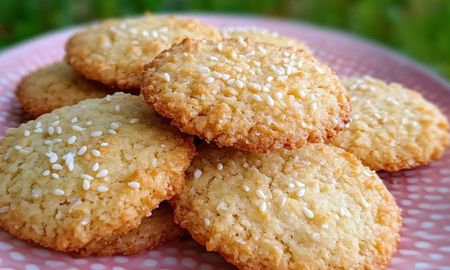La receta de galletitas de coco sin gluten que se prepara en minutos y no lleva harina. La receta de galletitas de coco sin gluten que se prepara en minutos y no lleva harina.
