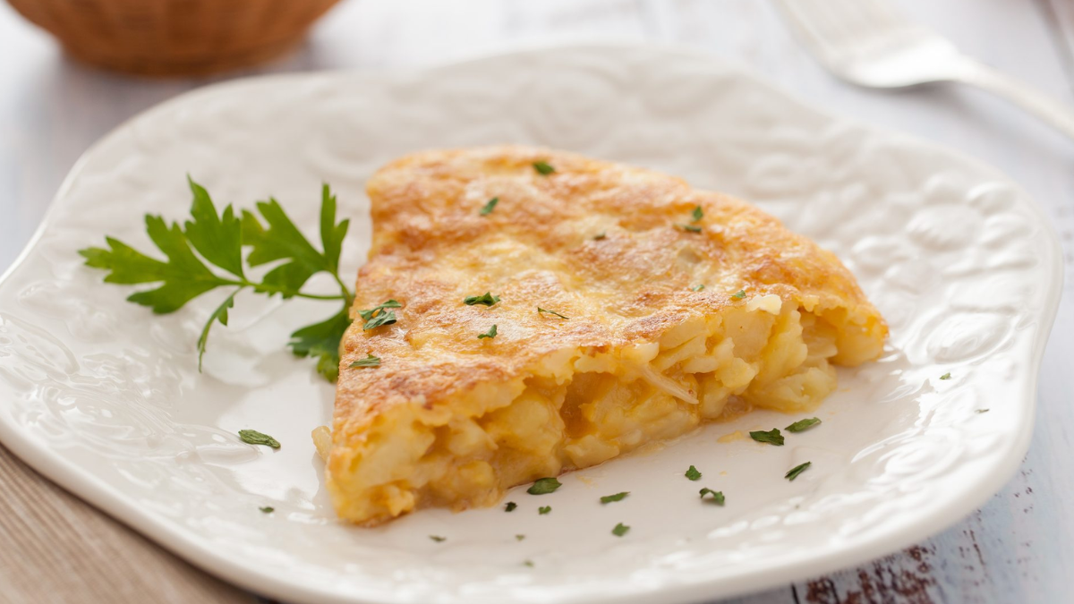 Si preferís una tortilla más cremosa por dentro, podés reducir un poco el tiempo de cocción. Si preferís una tortilla más cremosa por dentro, podés reducir un poco el tiempo de cocción.