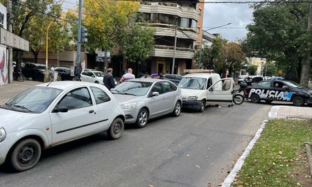 un choque multiple en pleno bulevar galvez complico el transito del centro de santa fe un choque multiple en pleno bulevar galvez complico el transito del centro de santa fe