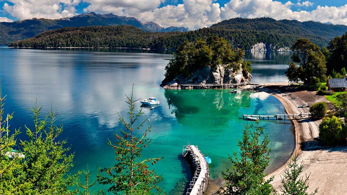 4. Villa La Angostura.