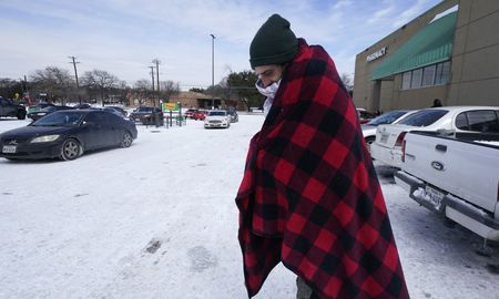 Más de 20 personas murieron debido al mal tiempo invernal desde el jueves pasado, la mayoría en Texas, pero también en Luisiana y Tennessee. Más de 20 personas murieron debido al mal tiempo invernal desde el jueves pasado, la mayoría en Texas, pero también en Luisiana y Tennessee.