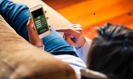 Hayque estar alerta, generar espacios para poder hablar, y reflexionar sobre los contenidos de las publicidades, dice el sociólogo Astor Boroto, a cerca de la ludopatía. Hayque estar alerta, generar espacios para poder hablar, y reflexionar sobre los contenidos de las publicidades, dice el sociólogo Astor Boroto, a cerca de la ludopatía.