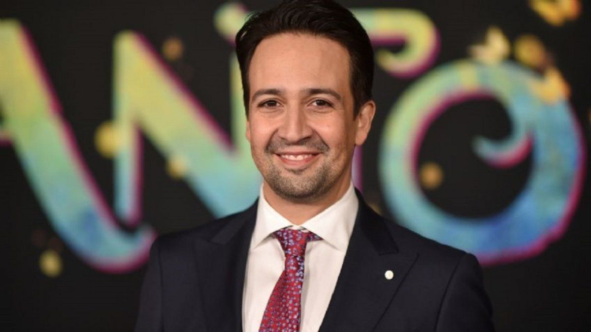 Lin-Manuel Miranda no irá a los Premios Óscar porque su esposa tiene coronavirus.