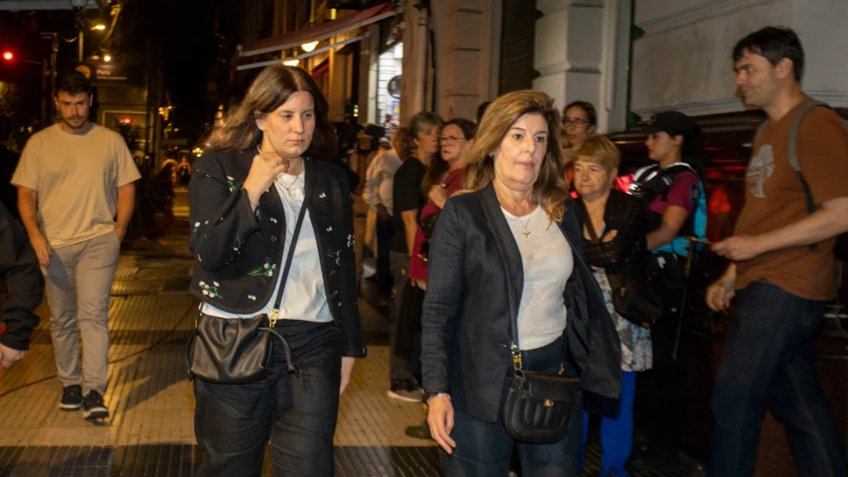Bárbara Lanata, una de las hijas del periodista, y su madre Andrea Rodríguez. Bárbara Lanata, una de las hijas del periodista, y su madre Andrea Rodríguez.