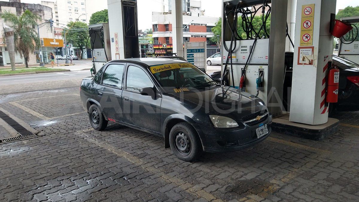 Un taxista de 57 años fue trasladado al hospital José María Cullen en grave estado tras recibir dos puñaladas en un violento robo ocurrido en el norte de la ciudad de Santa Fe.