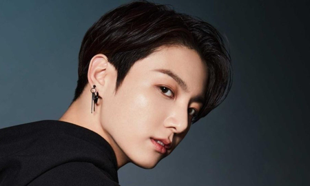 Jungkook de BTS en la inauguración del Mundial de Qatar 2022. Jungkook de BTS en la inauguración del Mundial de Qatar 2022.