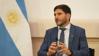 El gobernador de Santa Fe, Maximiliano Pullaro, aseguró que se van a realizar capacitaciones con la Policía Federal sobre la acción de las subculturas digitales.