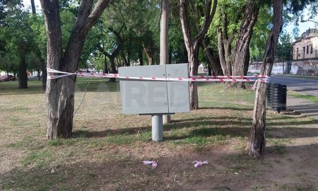 Los actos de vandalismo se repiten en la ciudad de Santa Fe y el Parque Juan de Garay es una de las zonas más afectadas. Los actos de vandalismo se repiten en la ciudad de Santa Fe y el Parque Juan de Garay es una de las zonas más afectadas.