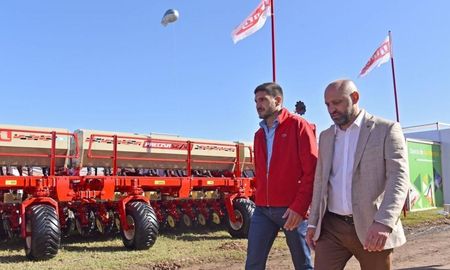 El gobernador Maximiliano Pullaro y el ministro de Desarrollo Productivo, Gustavo Puccini, destacaron la oportunidad que significa la ronda de negocios en la Expoagro para las empresas santafesinas. El gobernador Maximiliano Pullaro y el ministro de Desarrollo Productivo, Gustavo Puccini, destacaron la oportunidad que significa la ronda de negocios en la Expoagro para las empresas santafesinas.