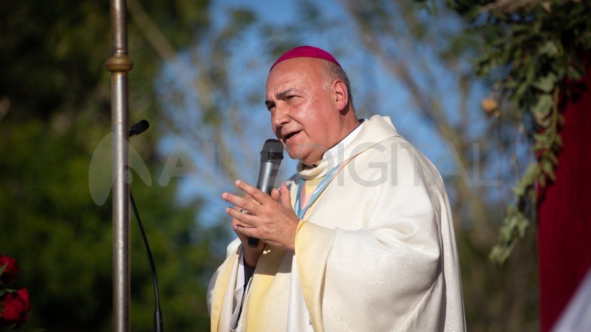Fenoy le pidió a la Virgen de Guadalupe aprender de la devolción de los santafesinos.