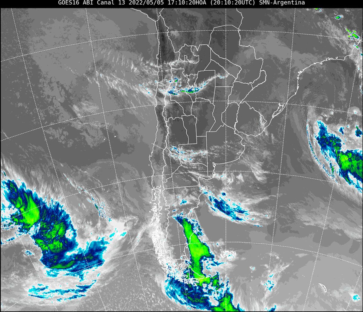 En la imagen satelital se observa que el cielo de nuestra provincia continúa prácticamente despejado. Sin embargo, algo de nubosidad ingresa por el noroeste del país, desde el océano Pacífico.