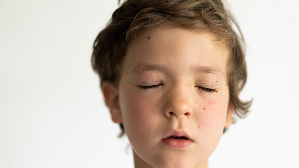 El verano trae consigo altas temperaturas que aumentan los riesgos para la salud de los niños. El verano trae consigo altas temperaturas que aumentan los riesgos para la salud de los niños.
