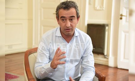 Como en el resto del país, miles de rosarinos de agolparon frente a los bancos. El intendente Pablo Javkin decidió intervenir. Como en el resto del país, miles de rosarinos de agolparon frente a los bancos. El intendente Pablo Javkin decidió intervenir.