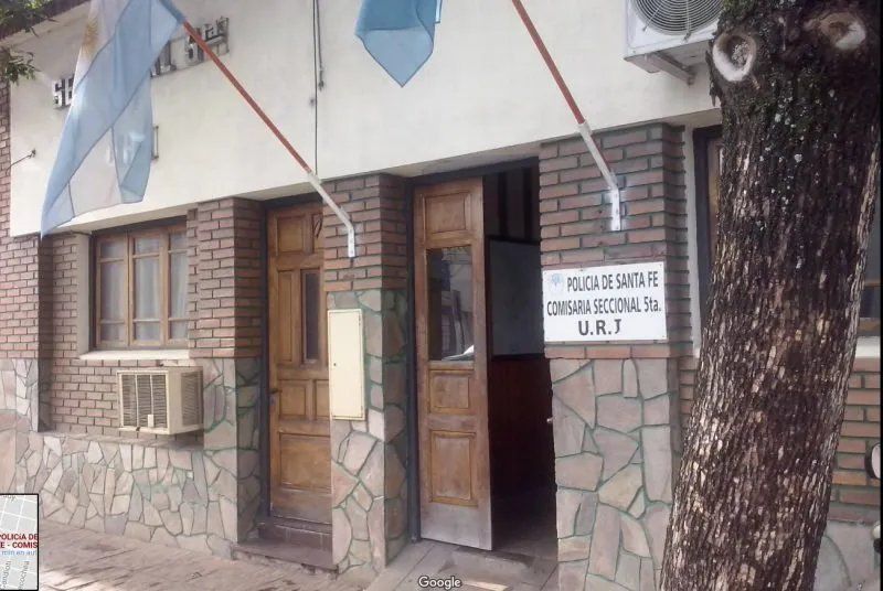 Tanto la denuncia del robo como el hallazgo fueron tramitados en la Comisaría Quinta del barrio Sargento Cabral.