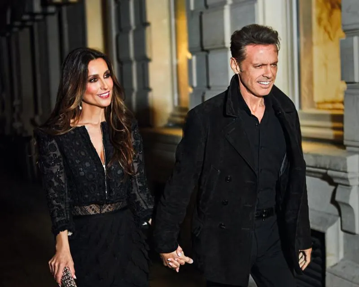 Paloma Cuevas y Luis MIguel está en pareja. Paloma Cuevas y Luis MIguel está en pareja. 