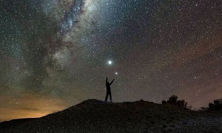 La conjunción de Saturno y Júpiter desde Río Negro por Gerardo Ferrarino. La conjunción de Saturno y Júpiter desde Río Negro por Gerardo Ferrarino.