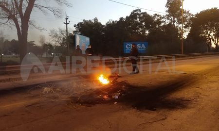 El corte se levantó alrededor de las 19, aunque los exsoldados no descartan volver a la medida de fuerza en las próximas horas. El corte se levantó alrededor de las 19, aunque los exsoldados no descartan volver a la medida de fuerza en las próximas horas.