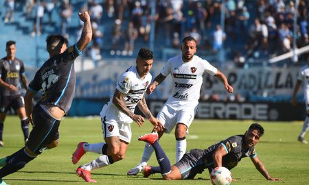 Atlético Tucumán y Patronato empataron 2-2 en el José Fierro, por la fecha 18 del Torneo de la Liga Profesional. Atlético Tucumán y Patronato empataron 2-2 en el José Fierro, por la fecha 18 del Torneo de la Liga Profesional.